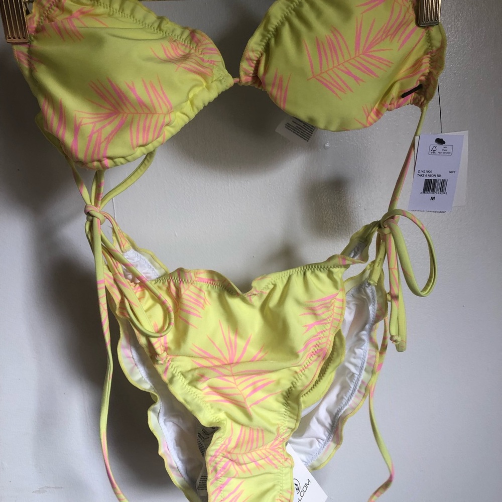 Volcom bikini - Picture 6 of 8